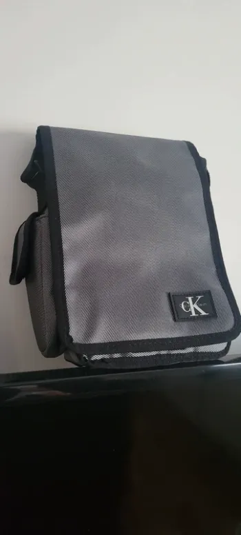 sacoche bandouliere Calvin Klein