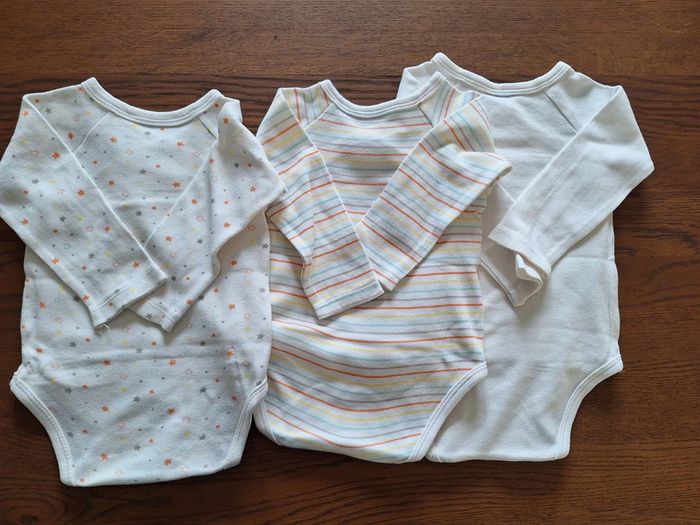 Lot 3 bodies 6 Mois - photo numéro 5