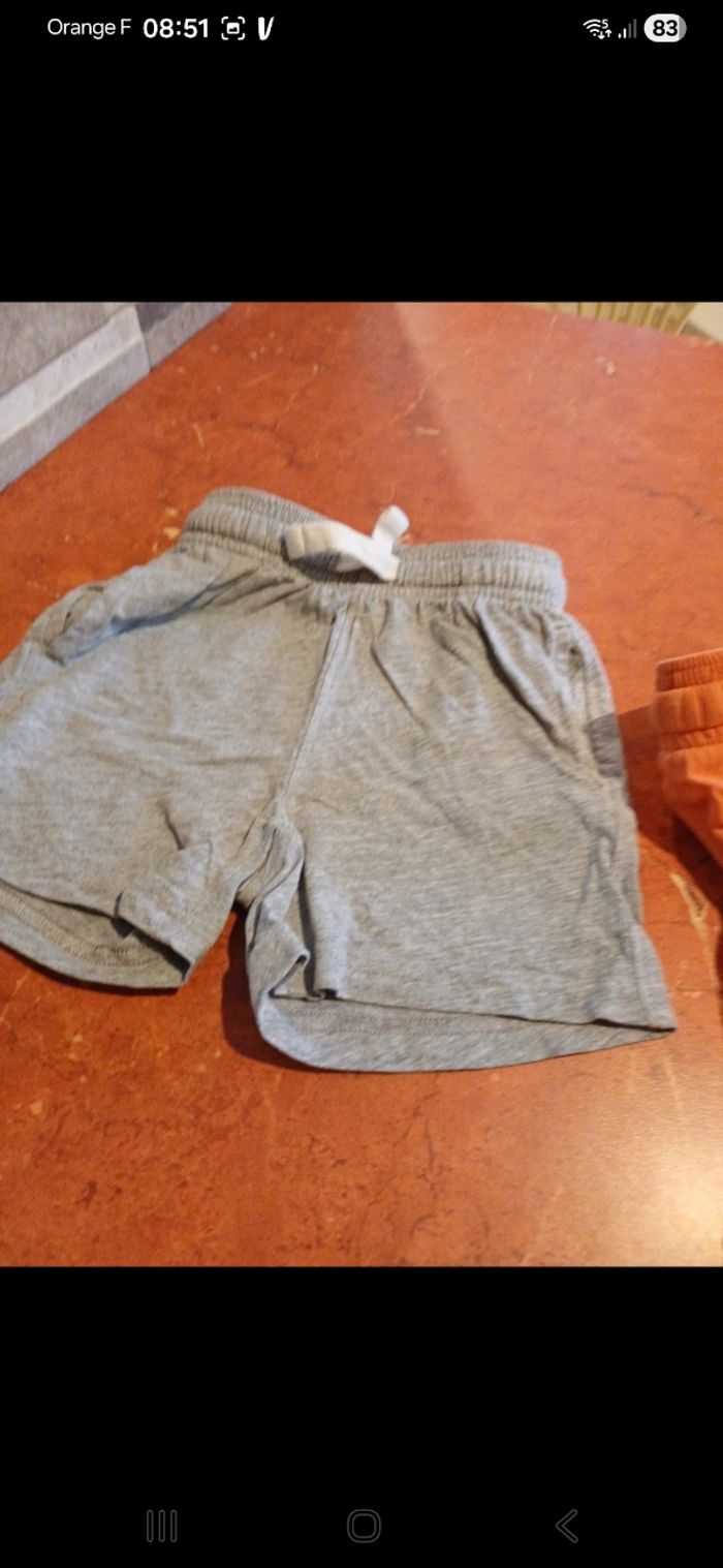 Lot de 2 shorts garçon taille 3 ans - photo numéro 3