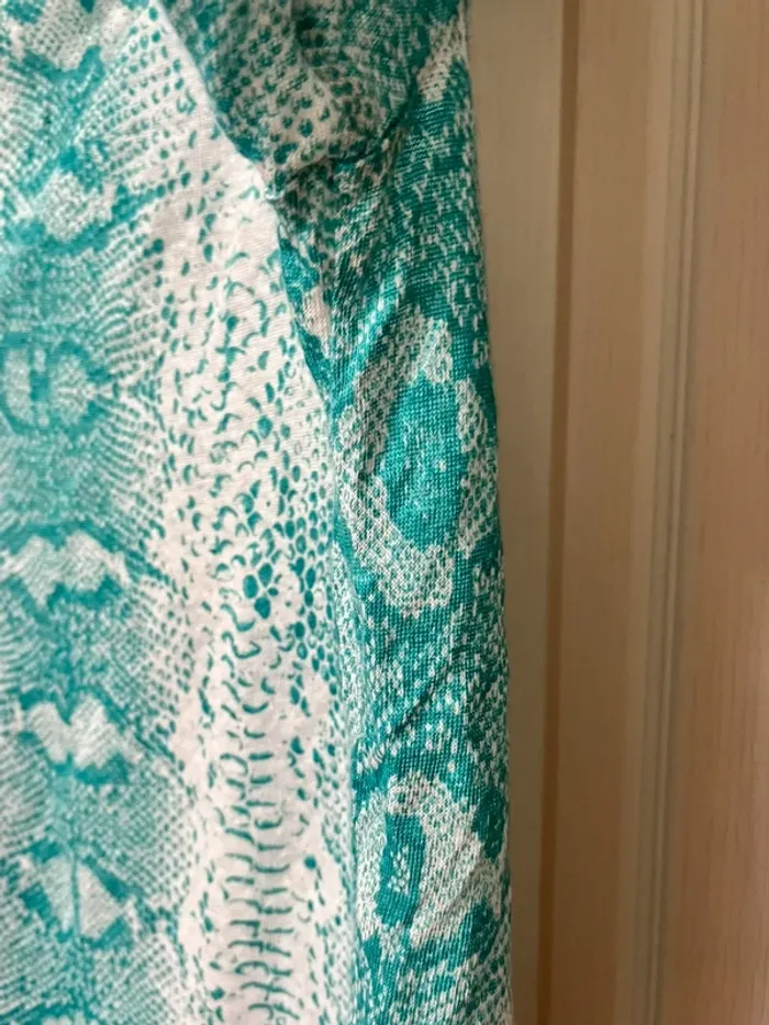 Top Ventilo XL 100% Lin , matière souple, motif python bleu turquoise - photo numéro 7