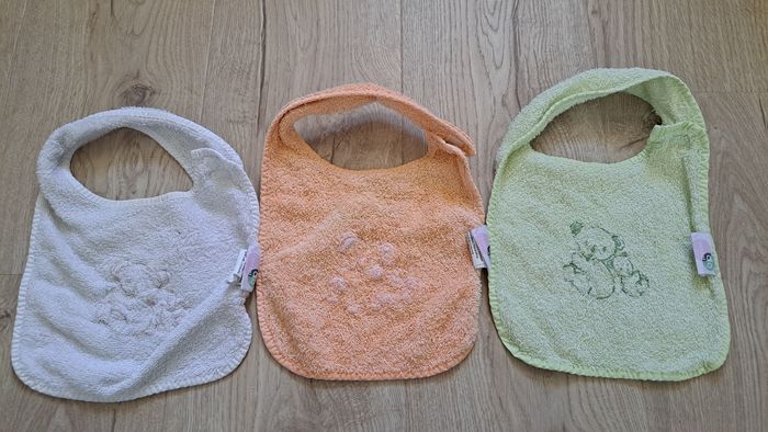 Lot 3 bavoirs TBE - photo numéro 2