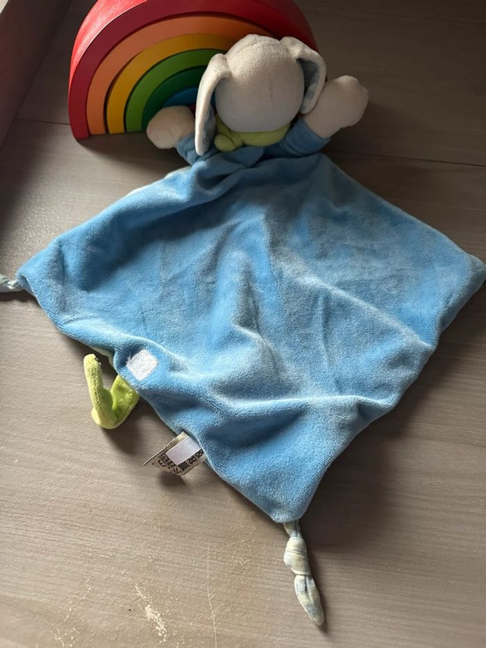 Doudou Plat Chien Bleu Broderie Poussin Foulard Vert Attache Tétine Mots D'Enfants - photo numéro 3