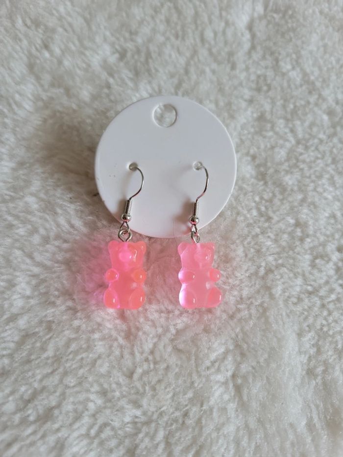 Boucles rose fluo nounours