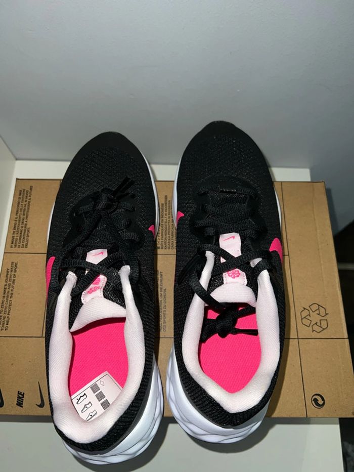 Basket Nike taille 36.5 femme - photo numéro 7