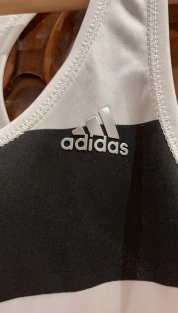 Superbe Top Adidas neuf 🌸 XS 34 - photo numéro 2