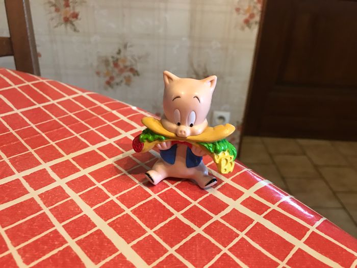 Figurine porky- pig looney tunes