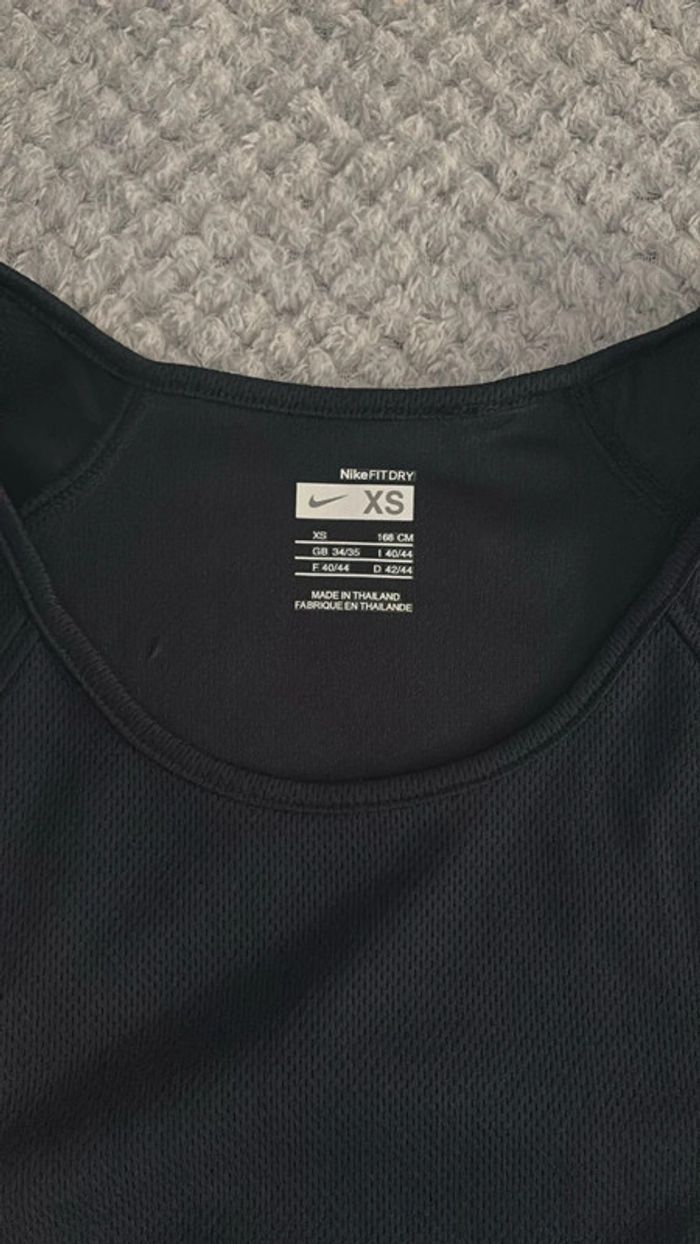 Débardeur sport neuf Nike taille Xs - photo numéro 2