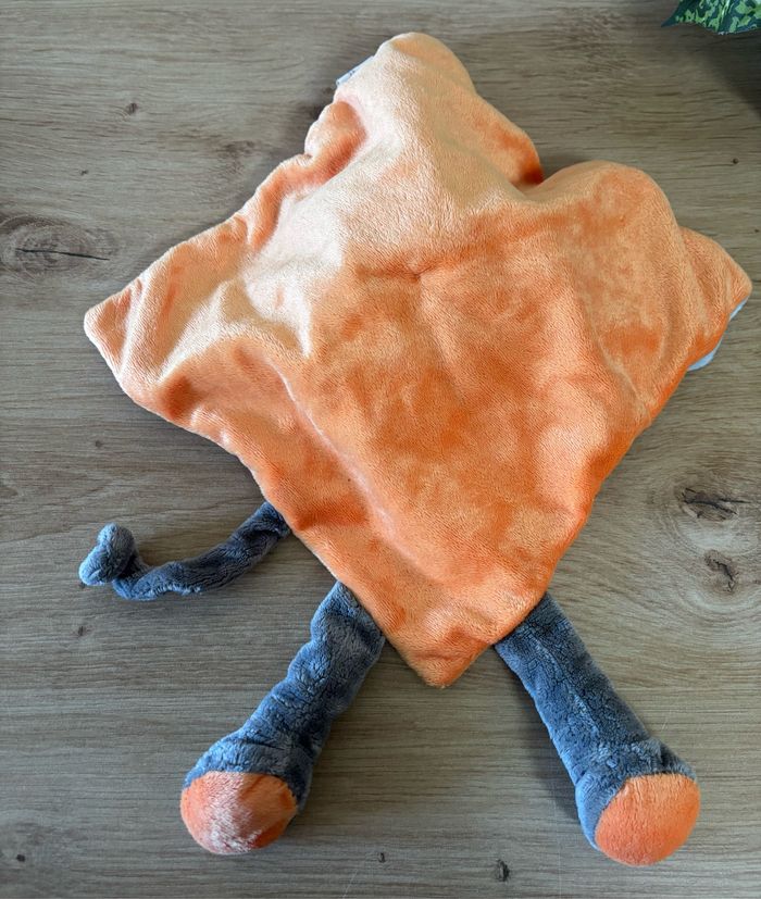 Doudou plat singe orange bleu gris nicotoy Simba - photo numéro 3