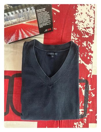 Sweat Tommy Hilfiger taille M bleu marine col V