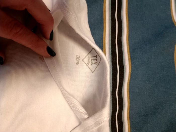 Lot bodies filles 36 mois - photo numéro 6