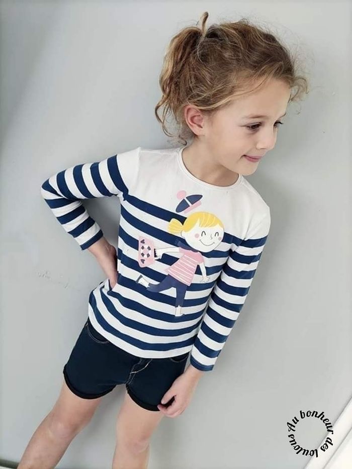 6 ans ensemble Teeshirt vertbaudet (6 ans )et short h&m (5-6 ans)