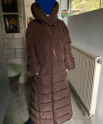 Magnifique doudoune longue moncler taille 2