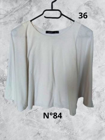 N°84 Haut blanc T36. Bershka.