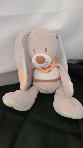 Peluche lapin INFLUX beige bandana orange