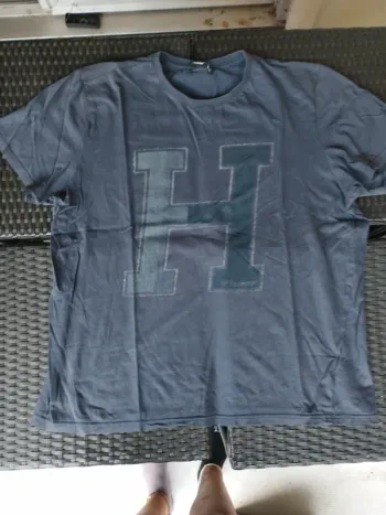 Tee shirt