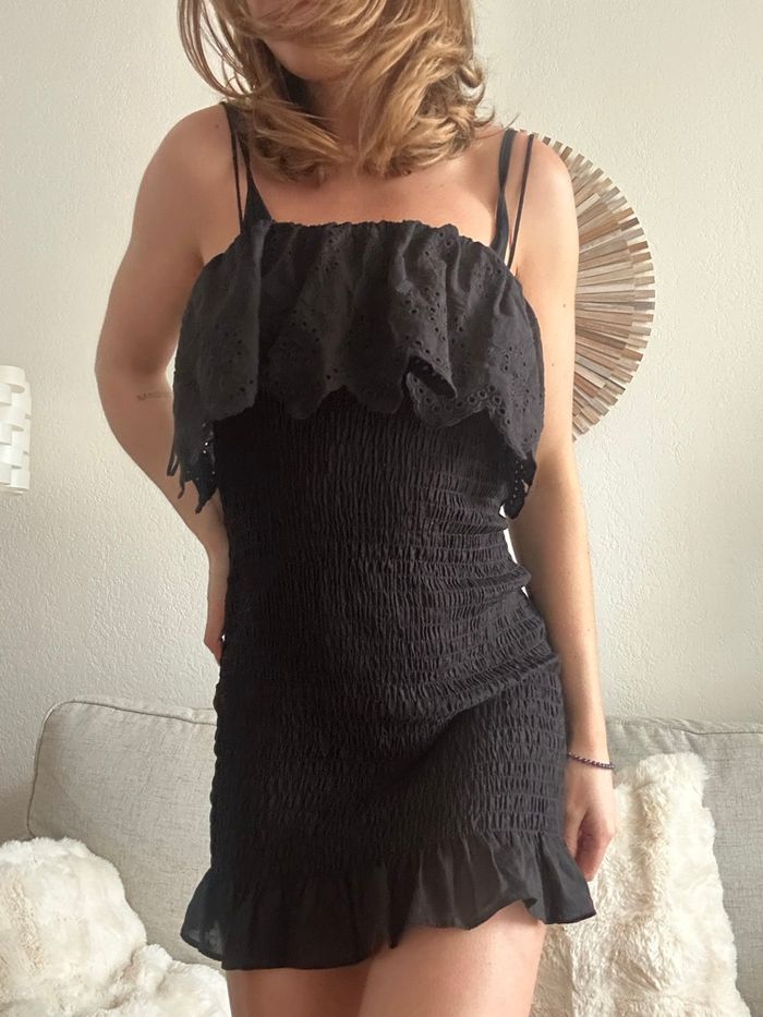 Robe noir Zara près du corps à volant ✨ - photo numéro 2