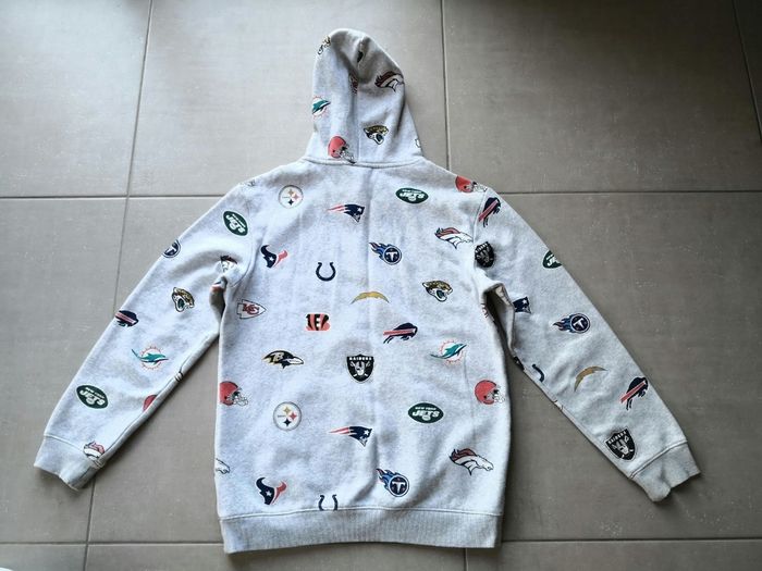 Sweat à capuche gris clair NFL comme neuf. - photo numéro 10