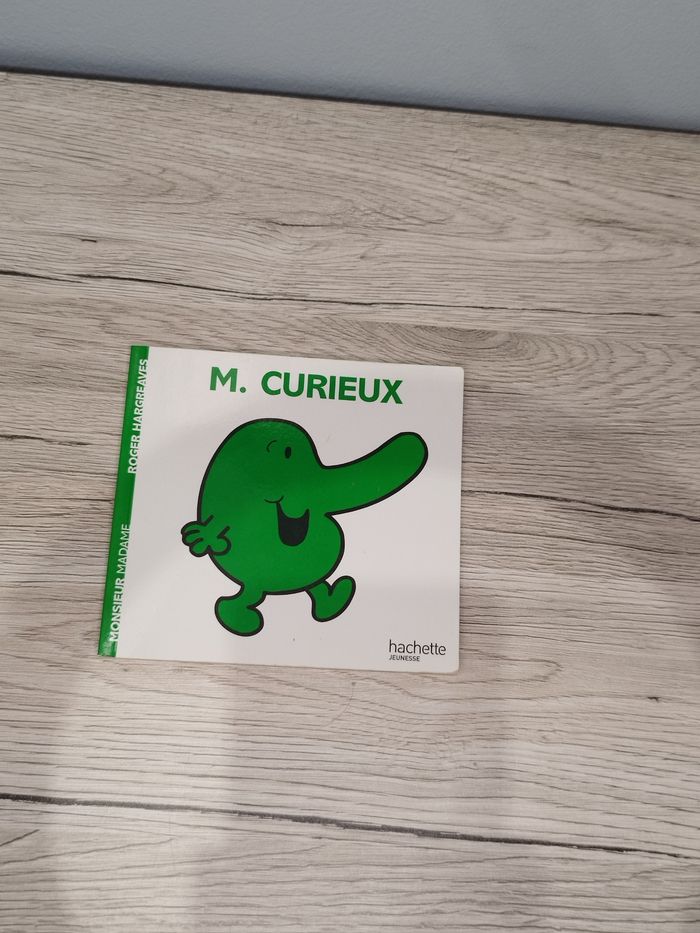 Livre Monsieur Madame M. Curieux