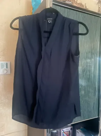 Blouse bleu marine sans manche