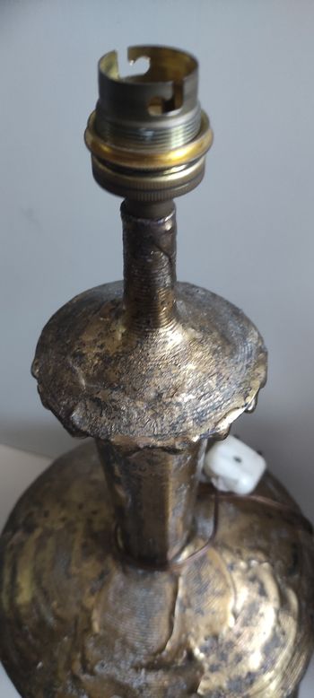 Lampe brutaliste acier doré
