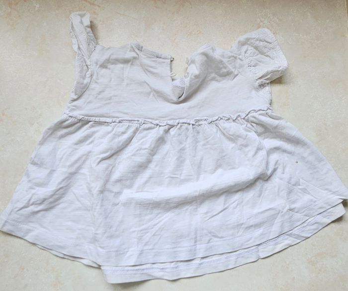 T shirt zara 6/9 mois - photo numéro 2
