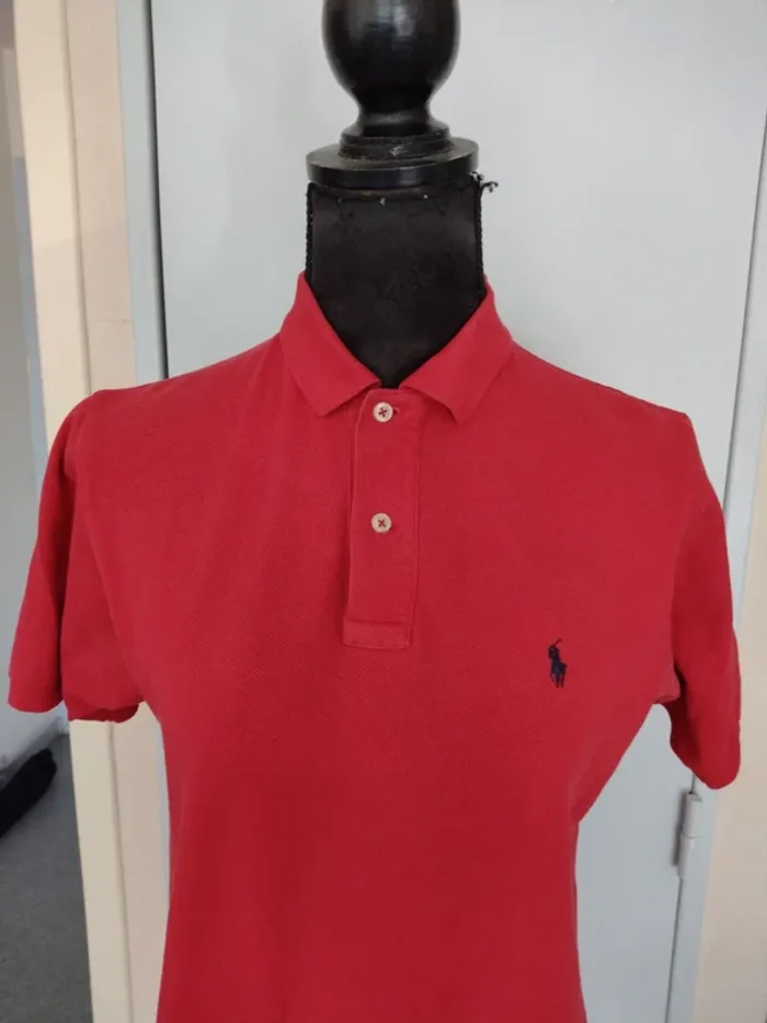 Polo Ralph Lauren rouge – taille estimée M – état satisfaisant - photo numéro 2