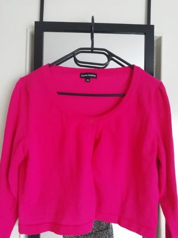 Très joli Boléro fushia manches 3/4 🌸