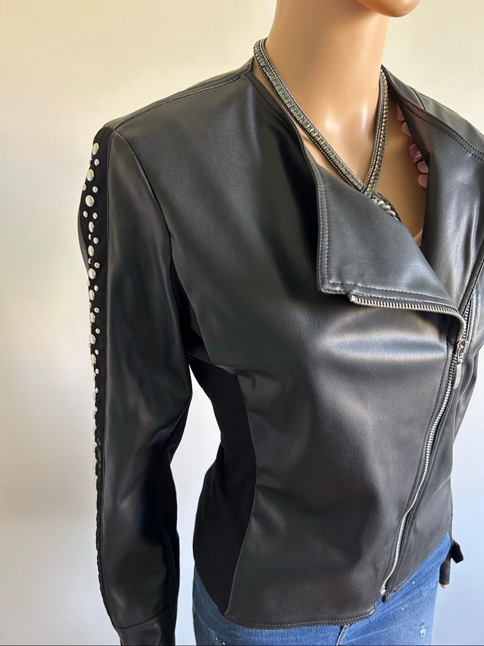 Veste noire avec simili cuir Rinascimento taille M jamais portée - photo numéro 5