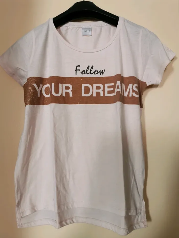Tee shirt