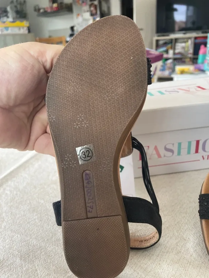 Sandales fashion victim 32 neuves - photo numéro 4