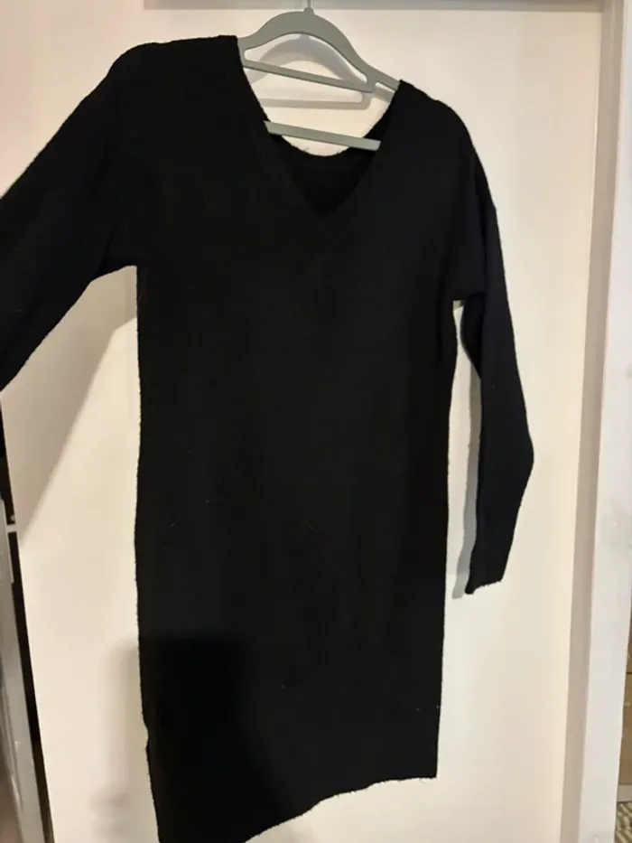 Jolie robe d hiver noir à paillettes La City taille 38/M - photo numéro 3