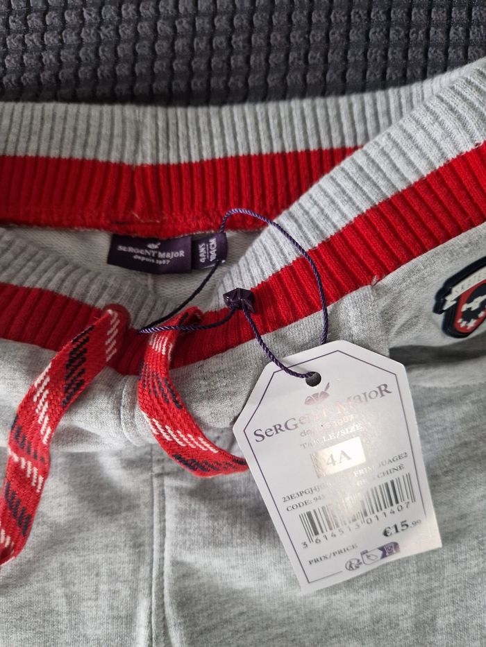 Pantalon neuf 4 ans - photo numéro 3