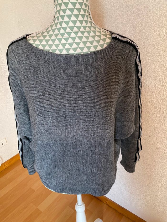 Pull gris manche chauve souris