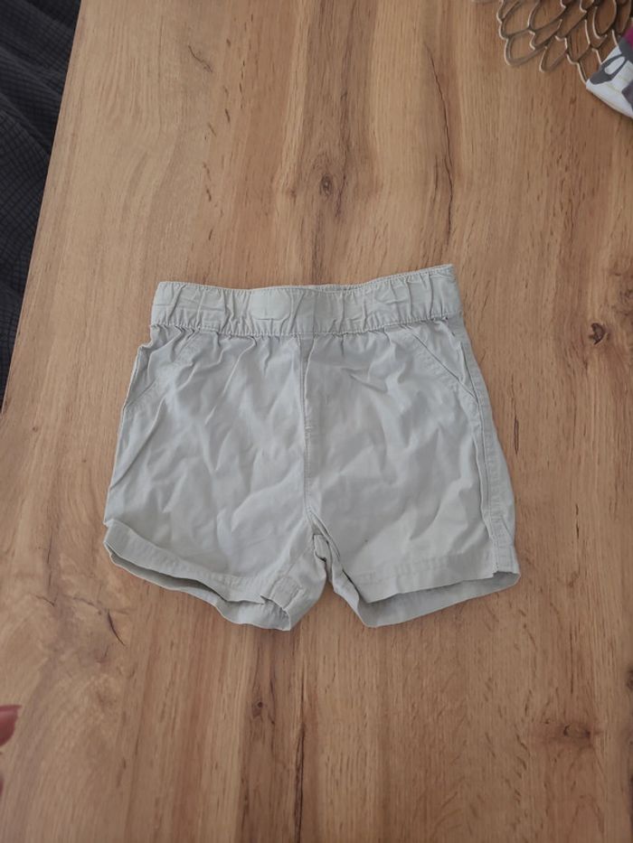short garcon 9-12 mois