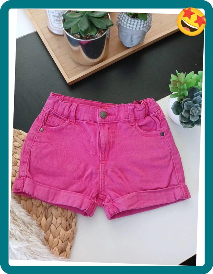 Short en jeans rose Taille 3 ans🌿💝