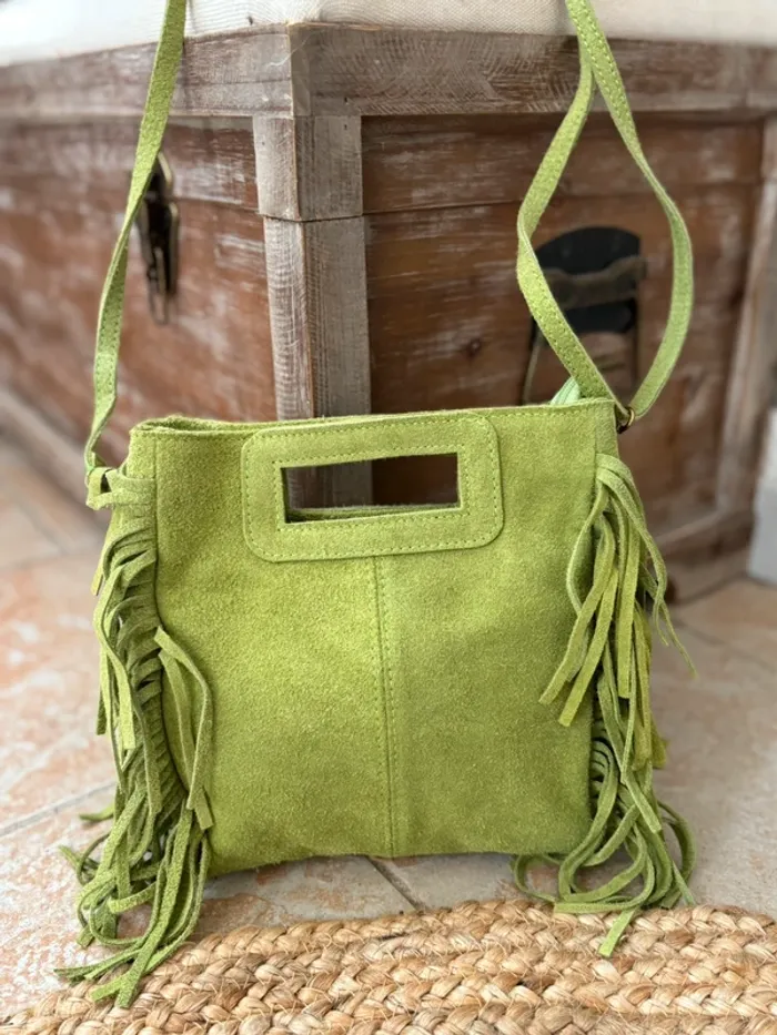 Sac bohème vert cuir avec franges et bandoulière - photo numéro 5