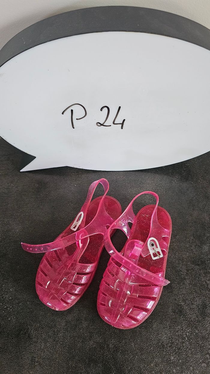 Sandalettes 👧🏽 p24 - photo numéro 2