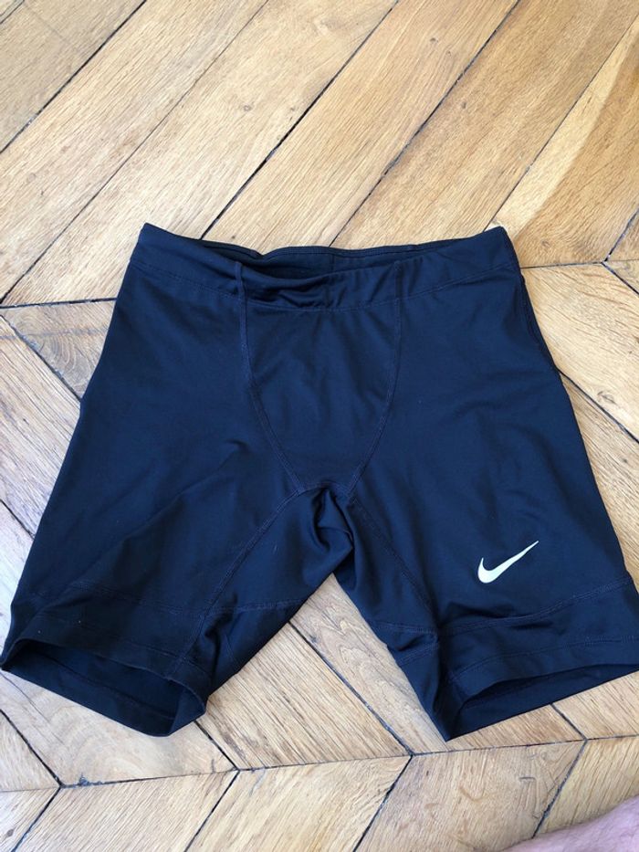 Cycliste nike running Taille M