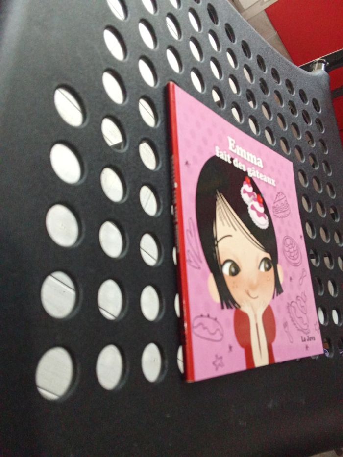 Livre, Emma fait des gâteaux - photo numéro 3