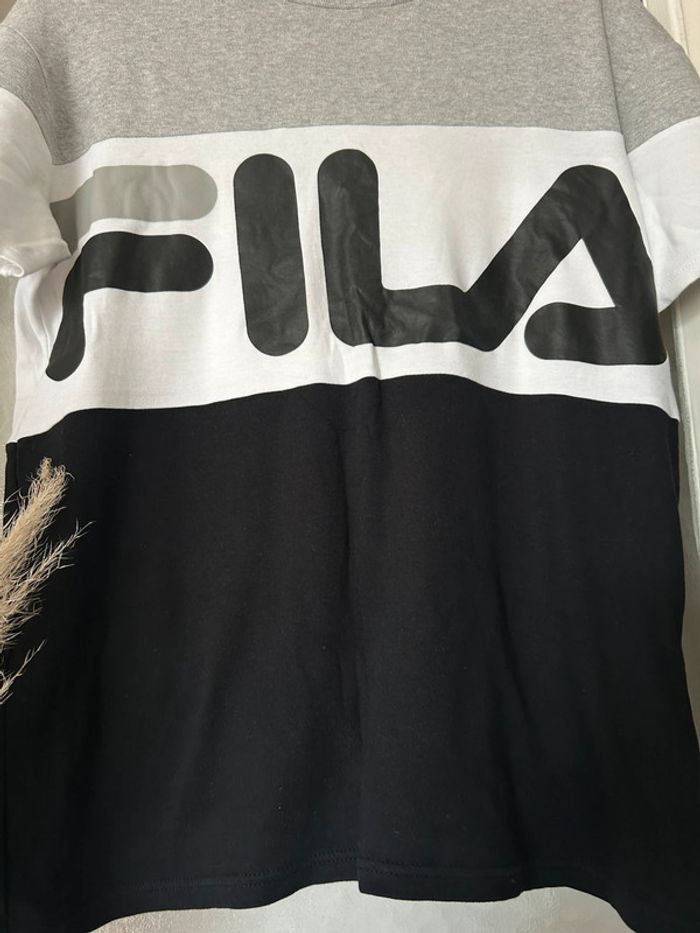 T-shirt gris fila S neuf - photo numéro 2