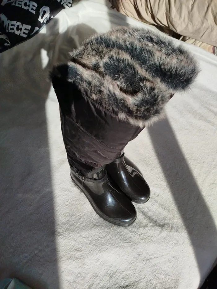 Bottes femme Le Chamois taille 39 avec fourrure intérieur - photo numéro 3