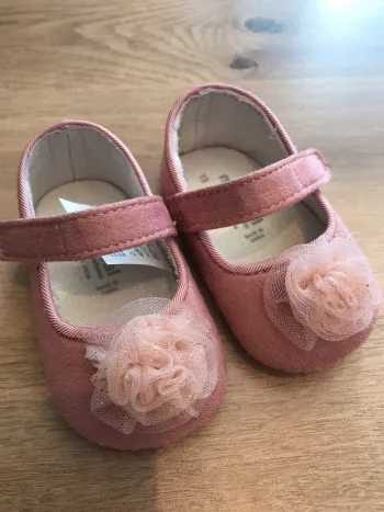 Ballerines chaussons taille 15 neuve Mayoral