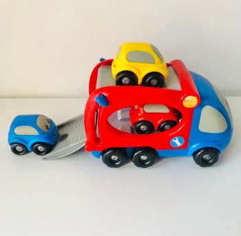 Camion remorque avec trois voitures Smoby