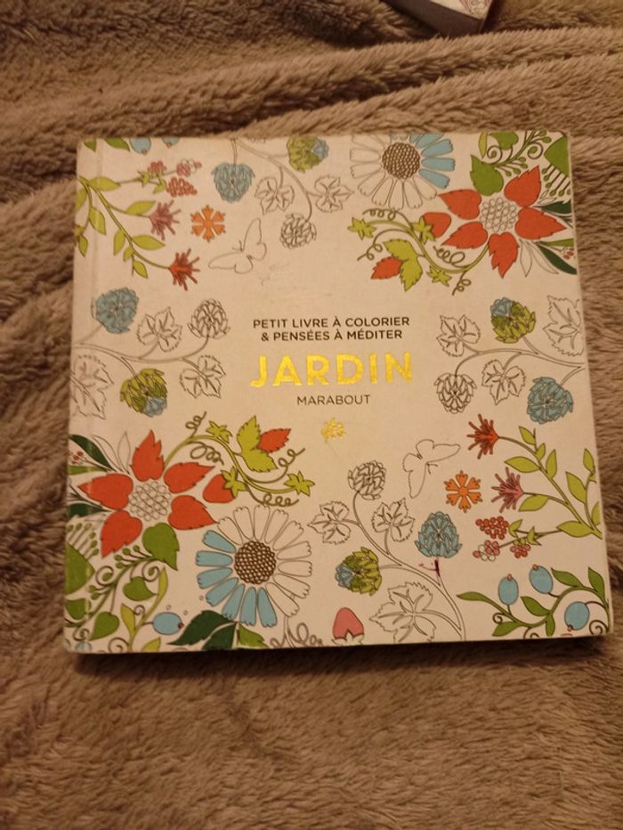 Petit livre à colorier jardin