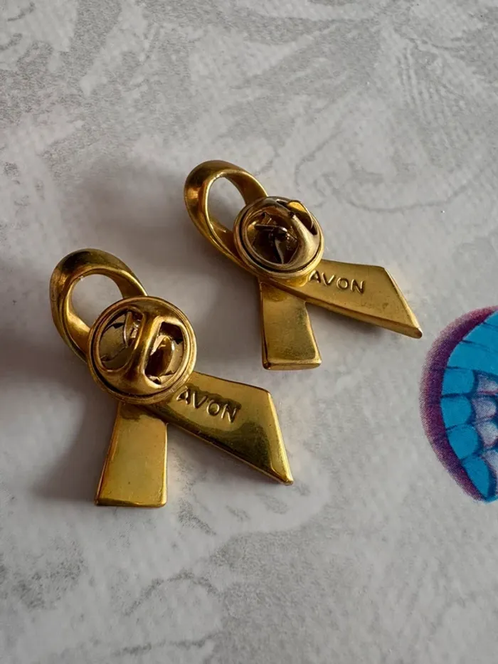 Pin’s doré - photo numéro 3