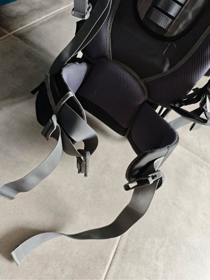 Porte bébé randonnée deuter - photo numéro 7
