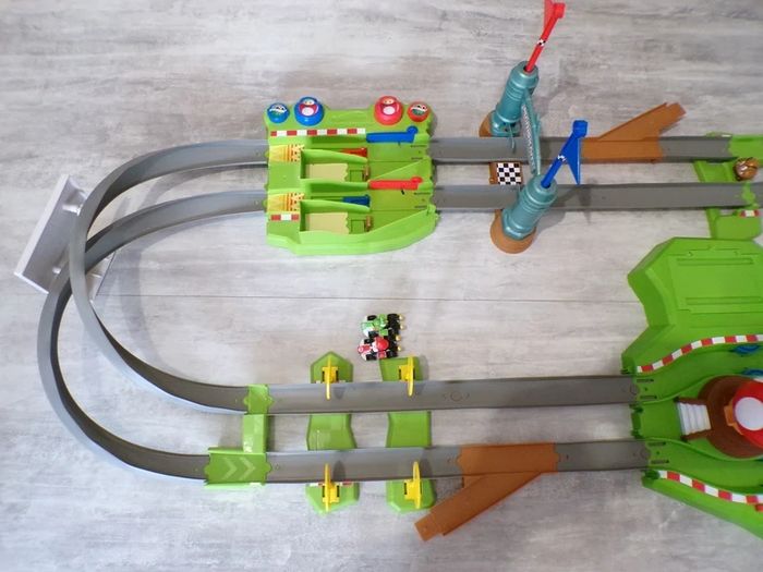 Circuit Deluxe Mario Kart motorisé - Hot Wheels - photo numéro 2