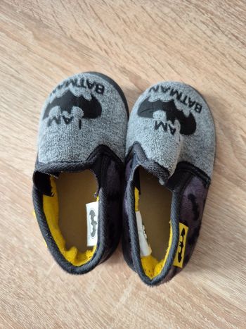 Lot pantoufles taille 20