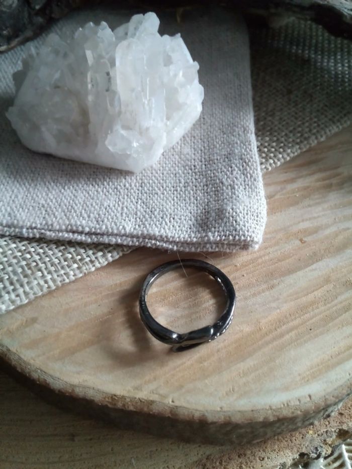 Bague noire serpent - photo numéro 2