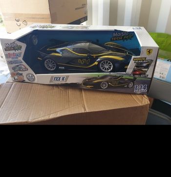 Ferrari FXX K voiture télécommandée 34 cm